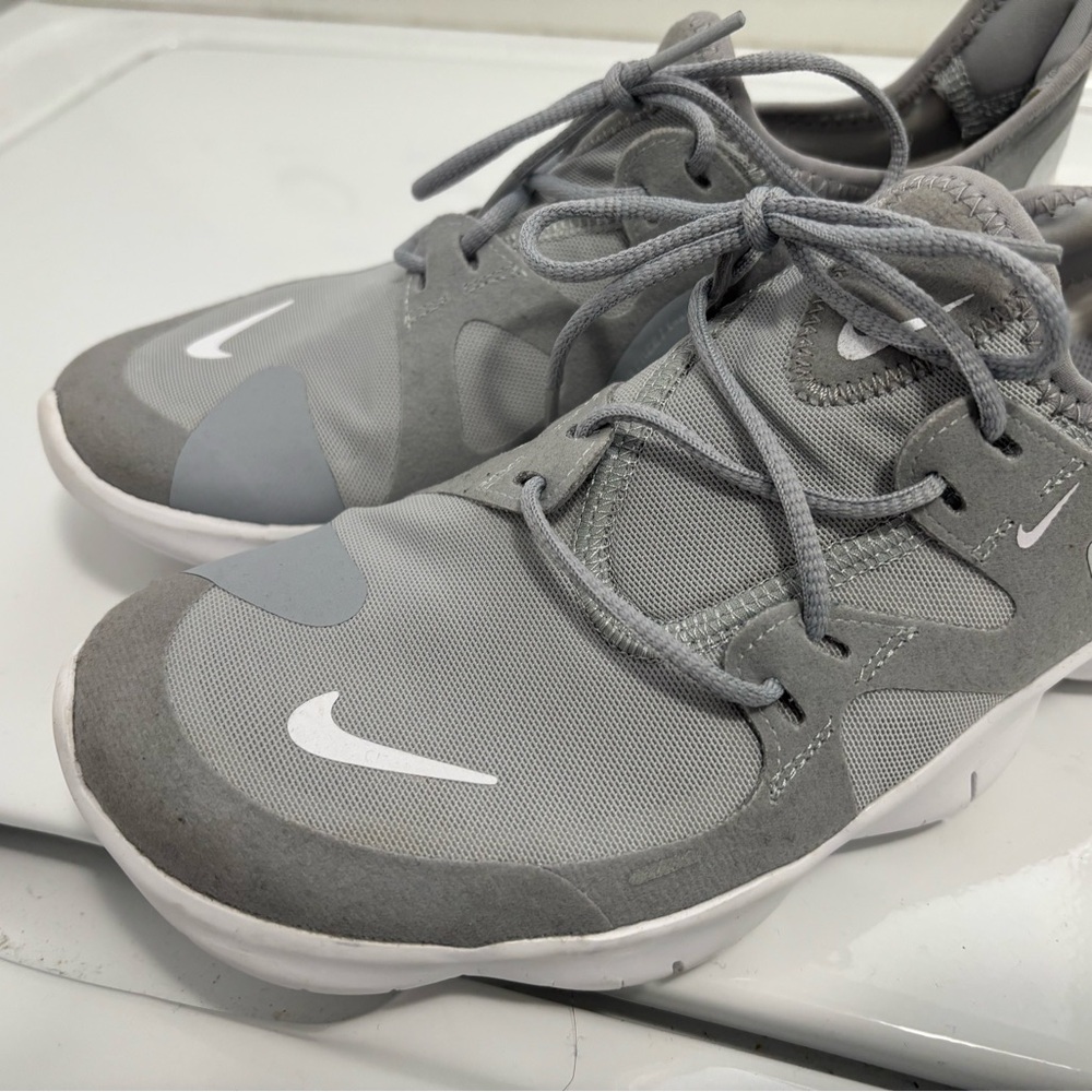 Nike Free Run 5.0 Sneakers